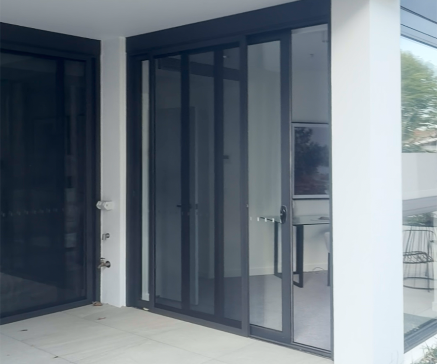 MA85 Sliding door