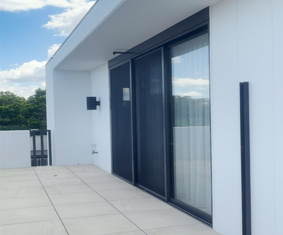 MA100 Sliding Door